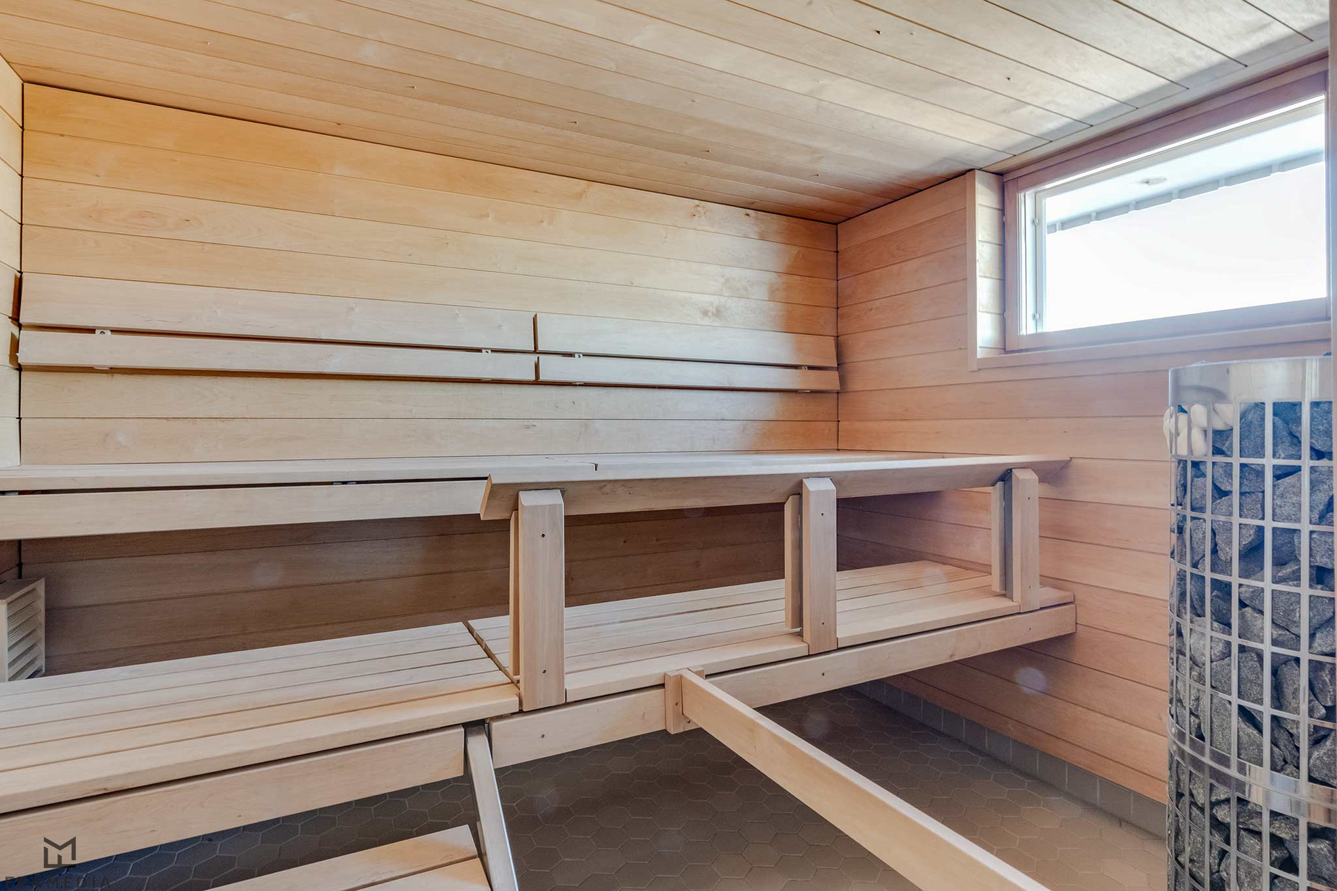 Ullakkokerroksen sauna