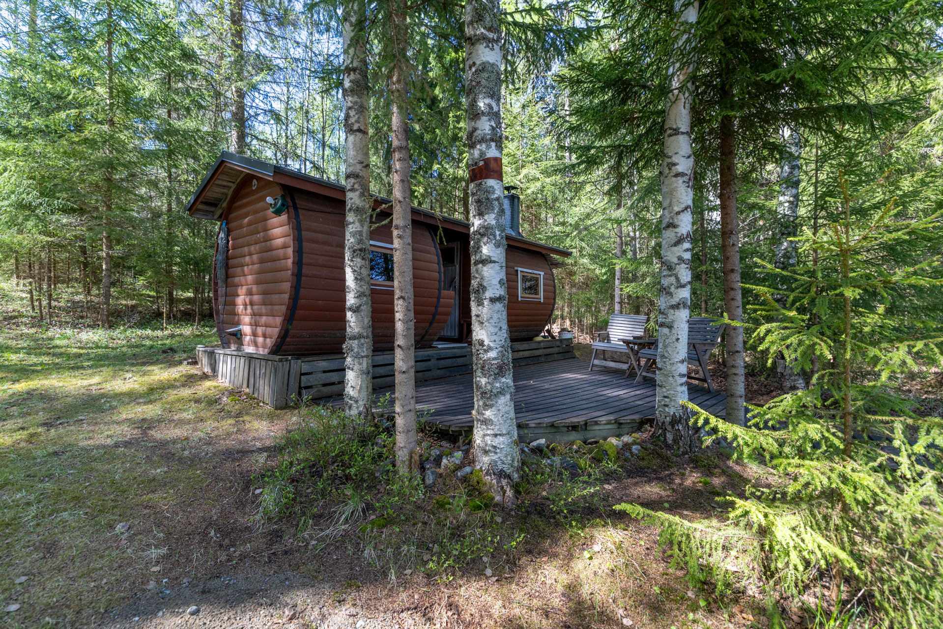 Tynnyrisauna rannassa