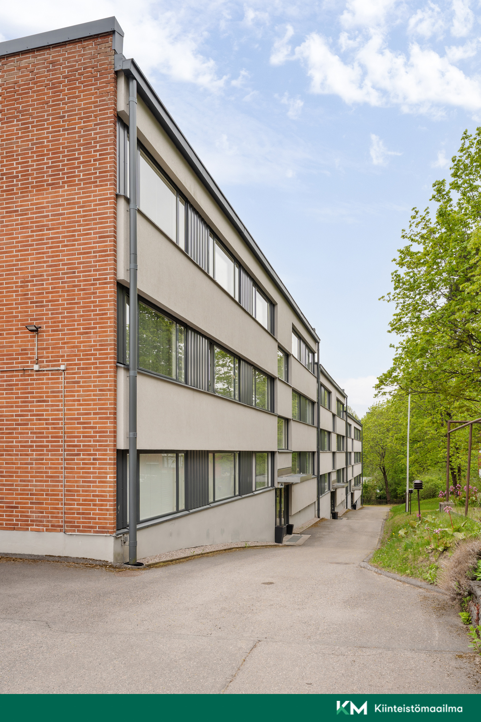 Sisäänkäynnin puoli