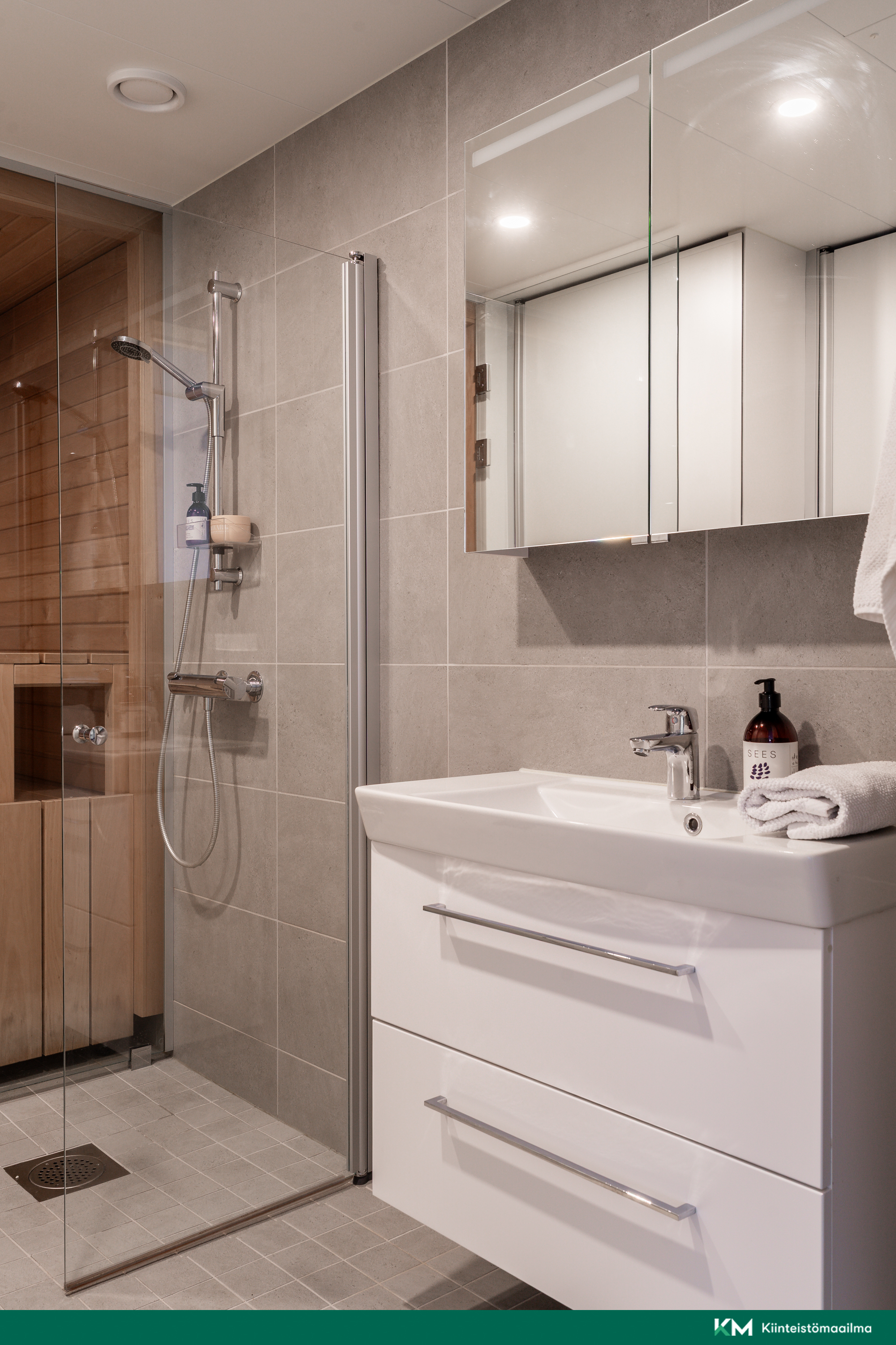 Adjutantinkatu 1, Mäkkylä, Espoo