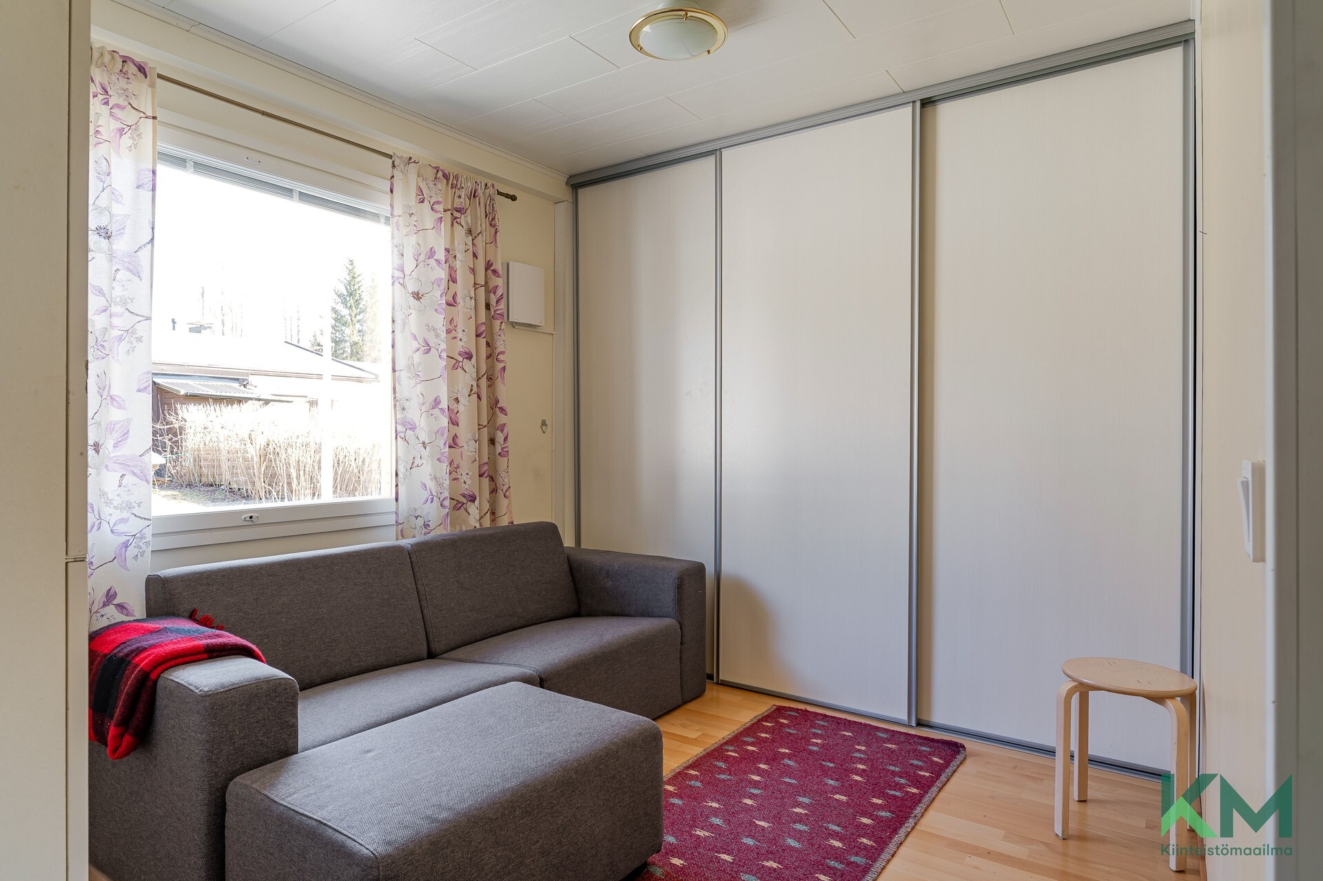 Peinemmän puolen makuuhuone