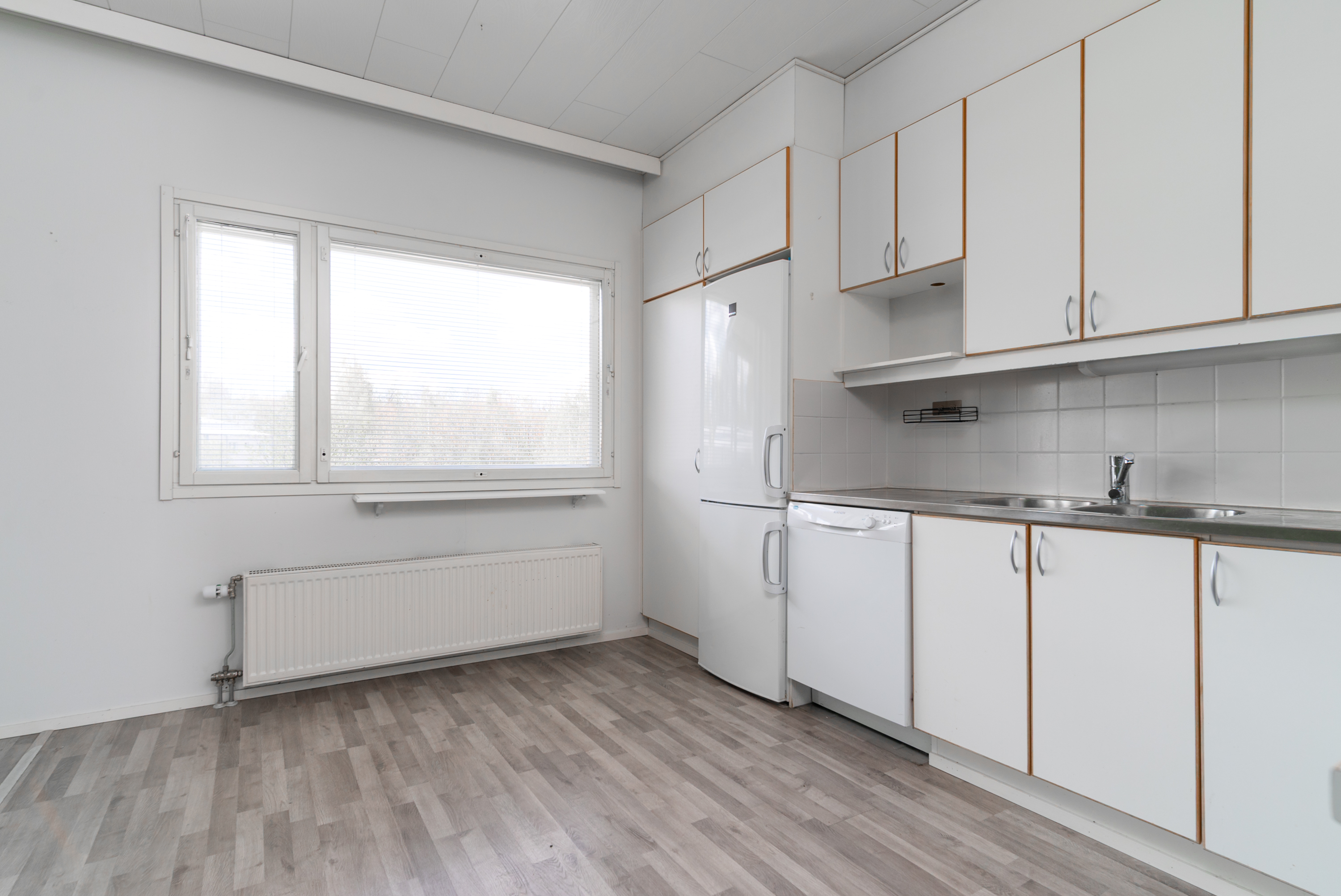 Keittiön yhteyteen mahtuu ruokapöytä