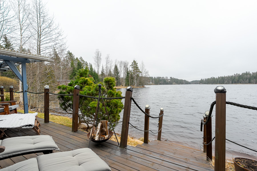 TERASSI AIVAN RANNASSA