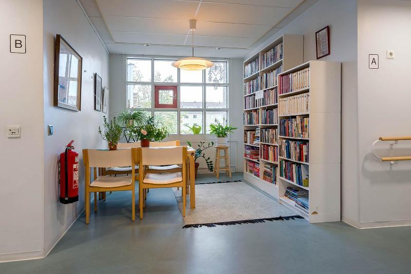 Yhteinen kirjastonurkkaus