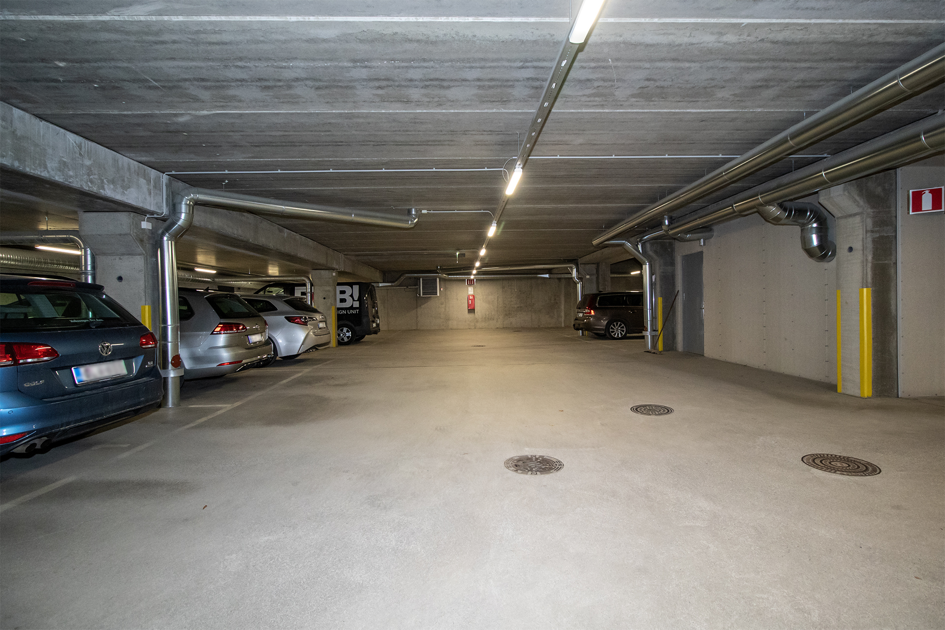 Autohallipaikka myydään erillisellä osakkeella.