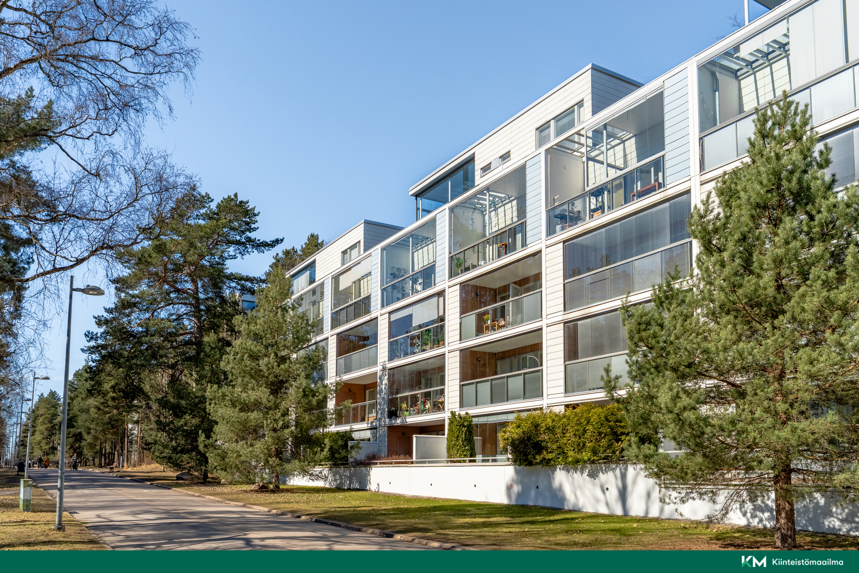 Taloyhtiö sijaitsee Myllypuron paraatipaikalla palveluiden vieressä!