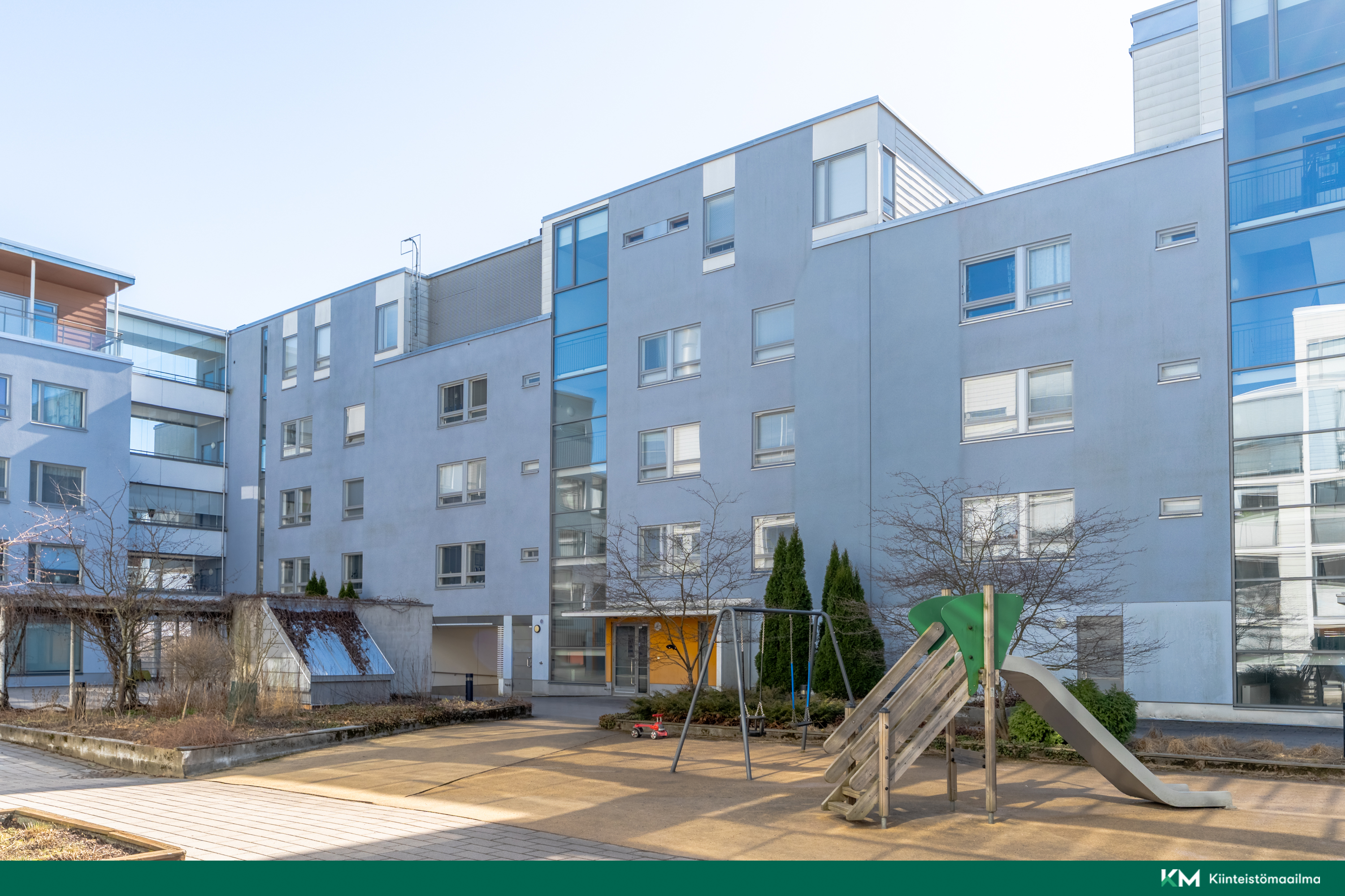 Taloyhtiöllä on rauhallinen sisäpiha