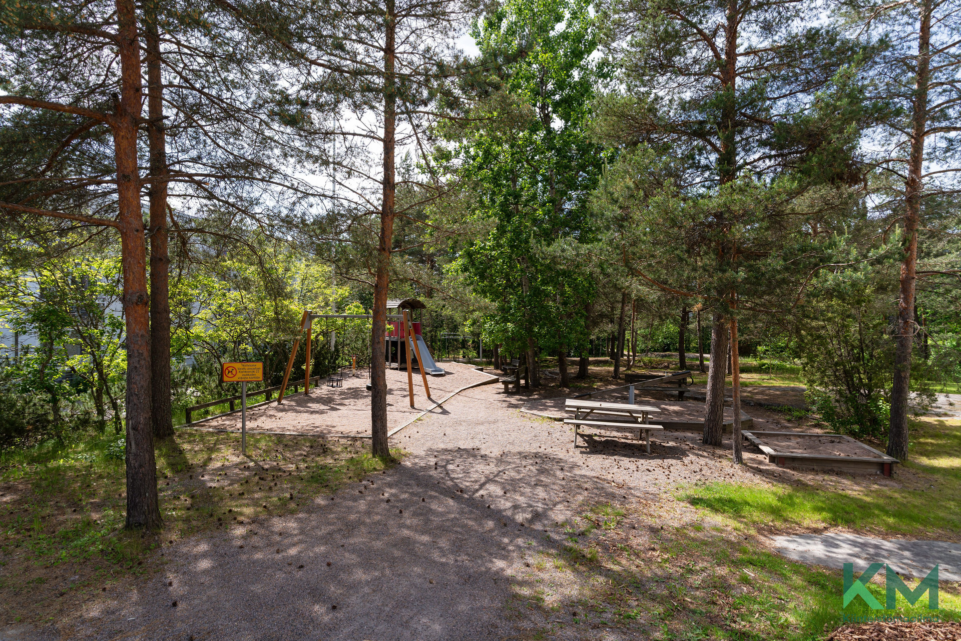Taloyhtiön leikkipaikka
