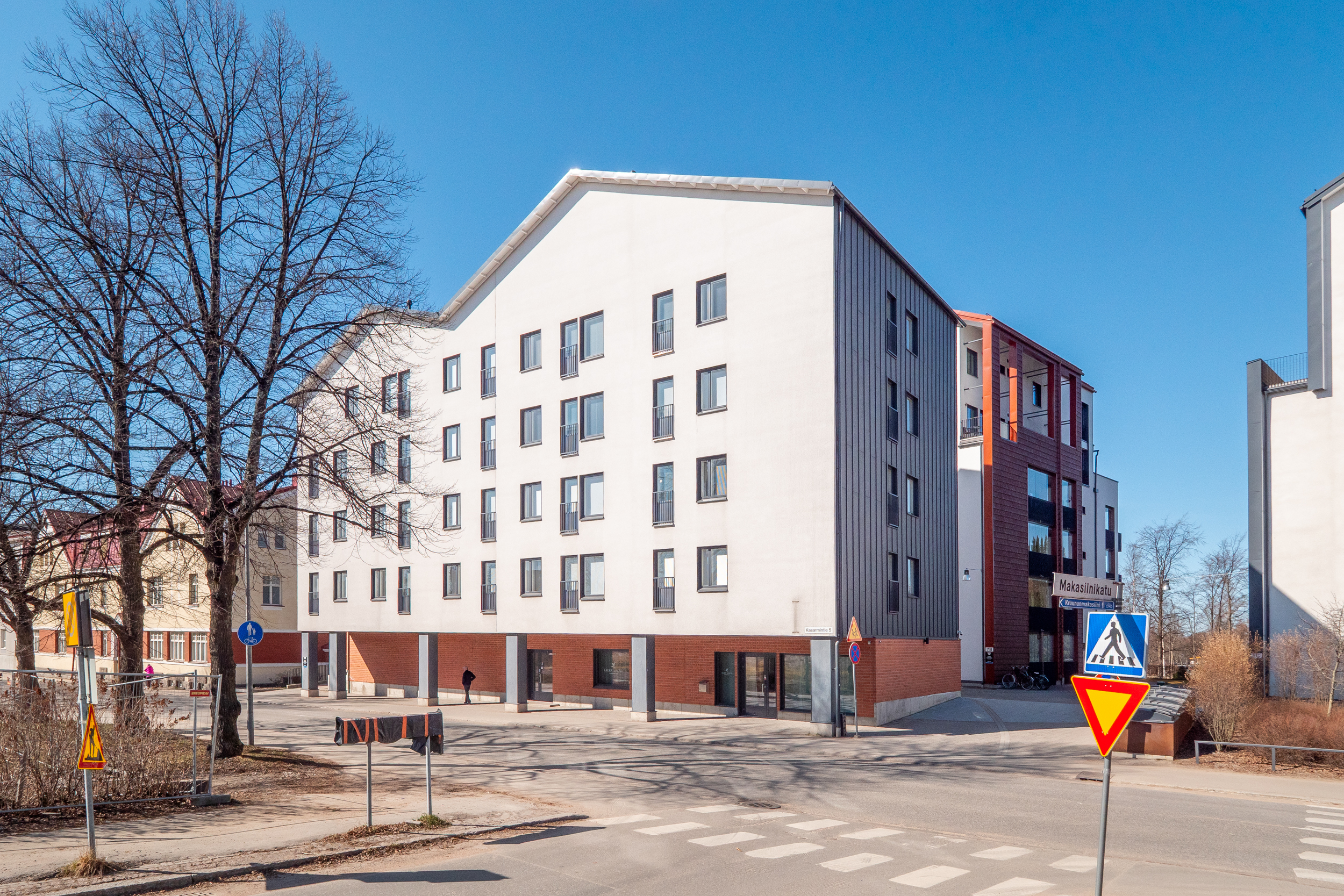 Kasarmintie 5, Oulu