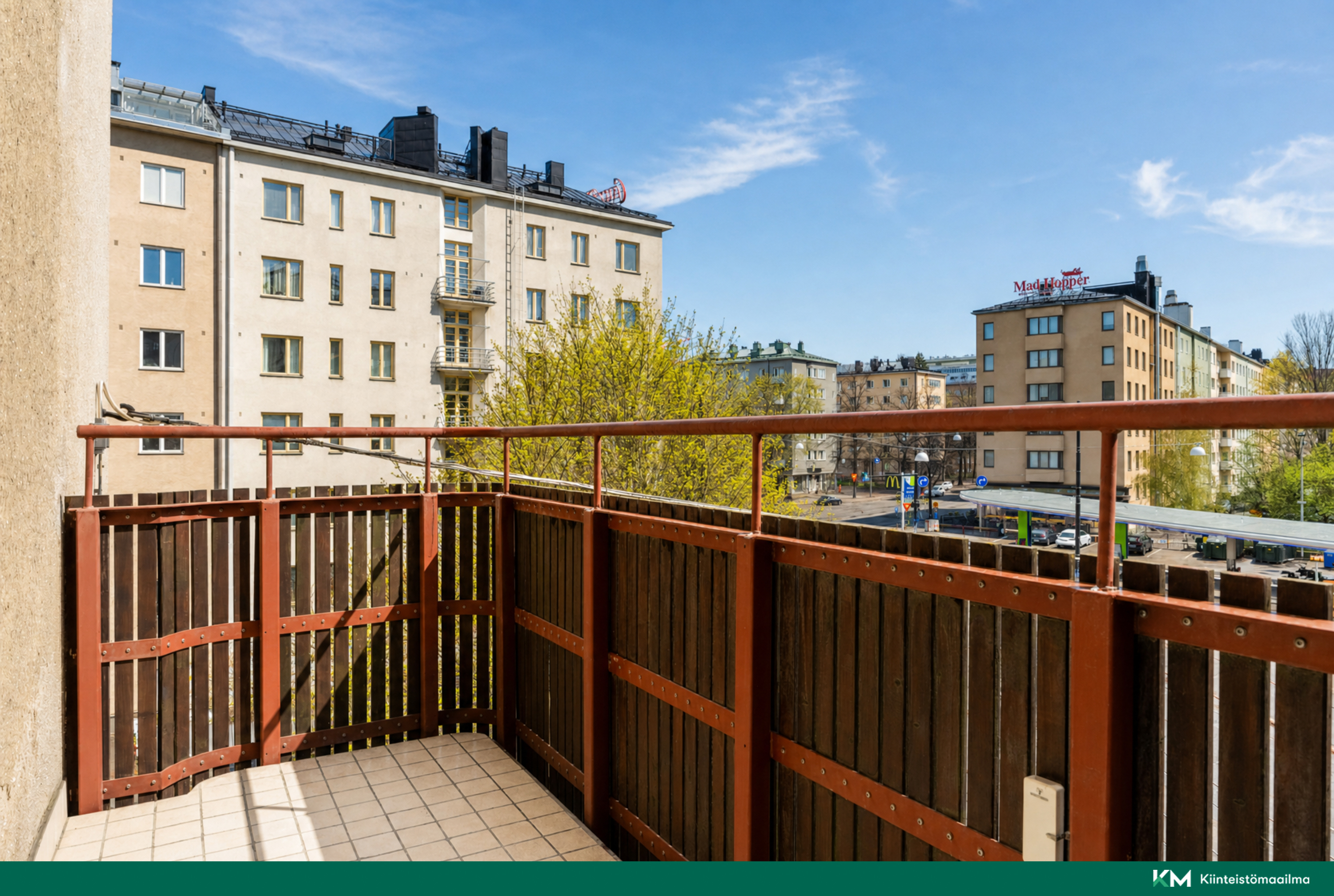 Urheilukatu 42, Taka-Töölö, Helsinki