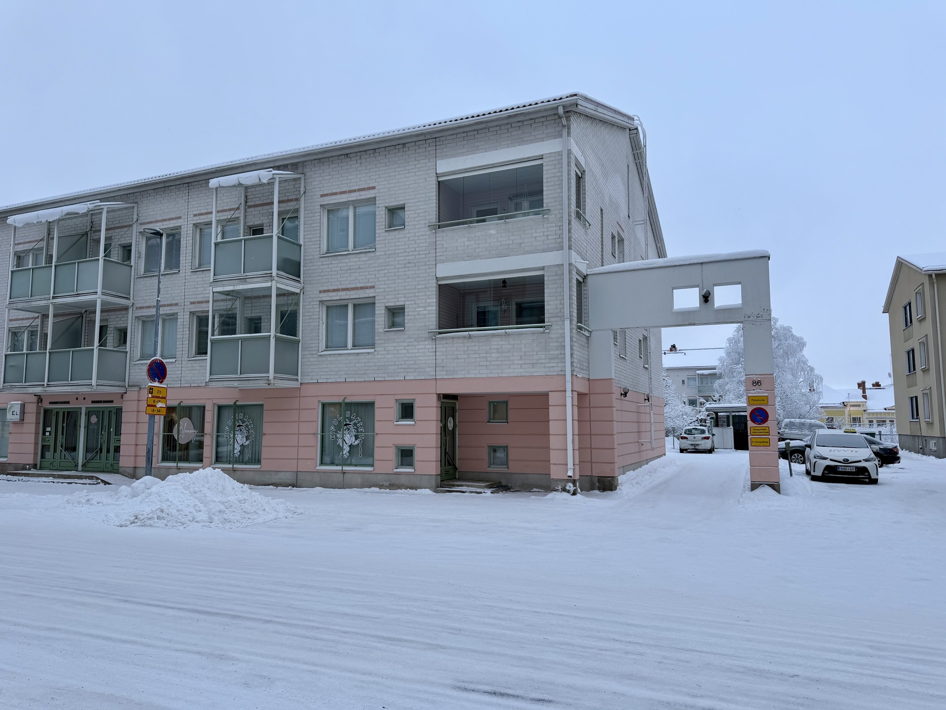 Isokatu 86, Oulu