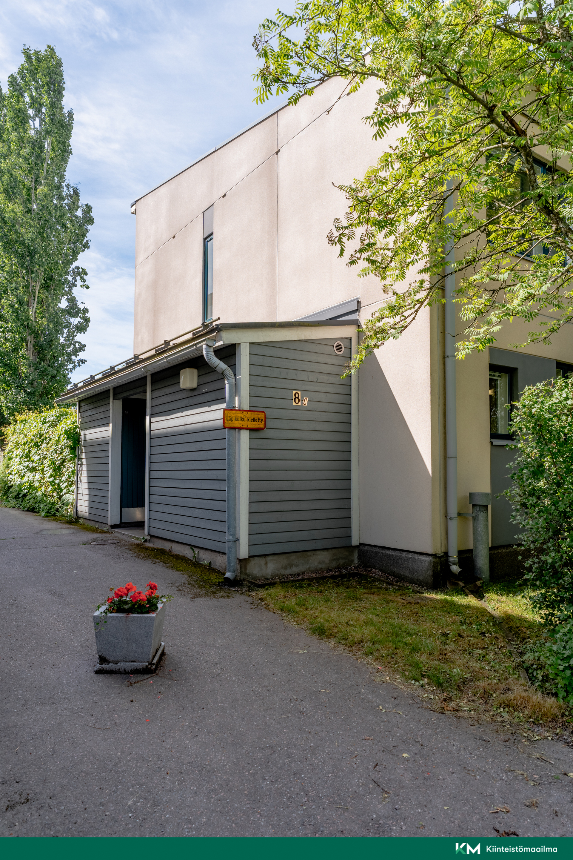 Ilotulitustie 8, Itäkeskus, Helsinki
