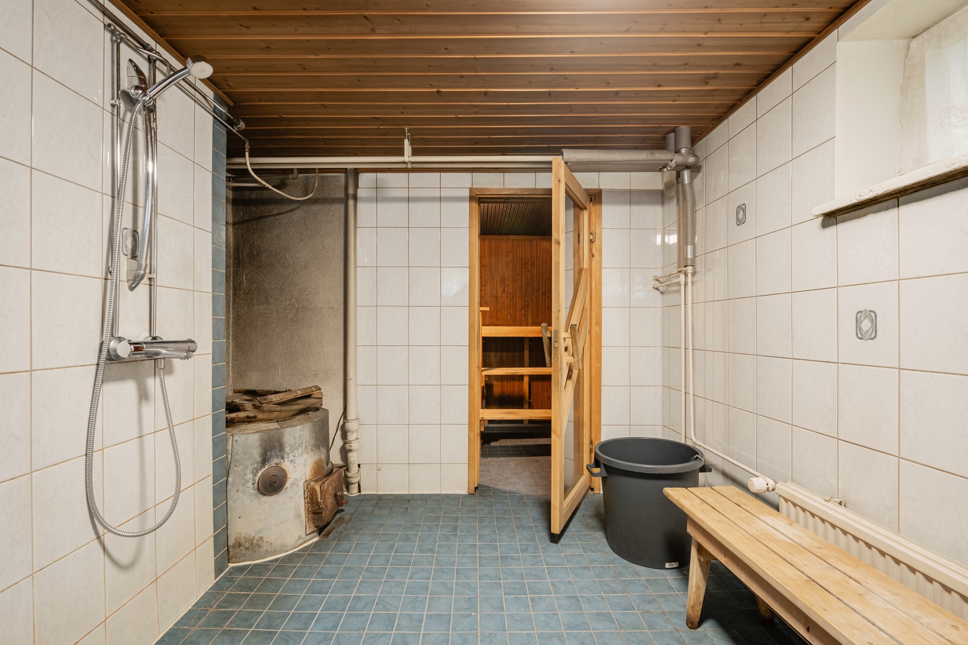 Piilomäentie 4, Launonen, Loppi