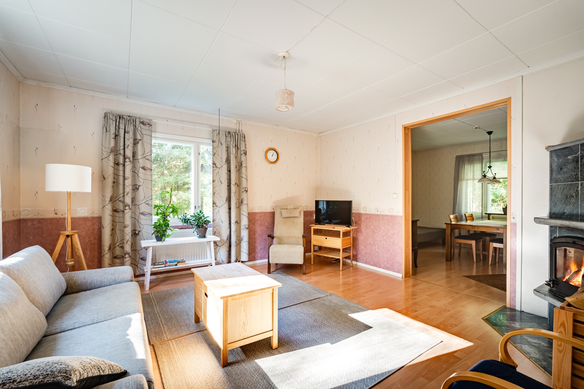 Piilomäentie 4, Launonen, Loppi