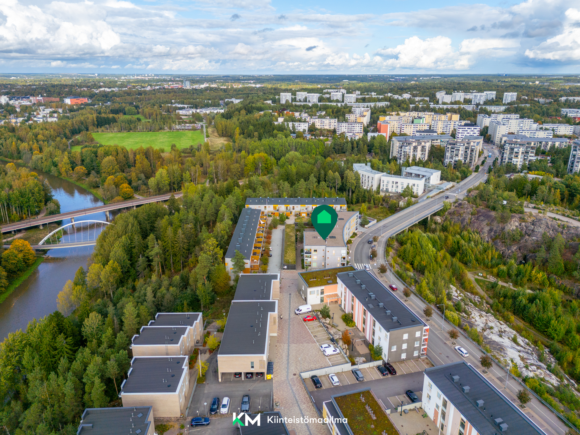 Taloyhtiön sijainti Vantaanjoen vieressä
