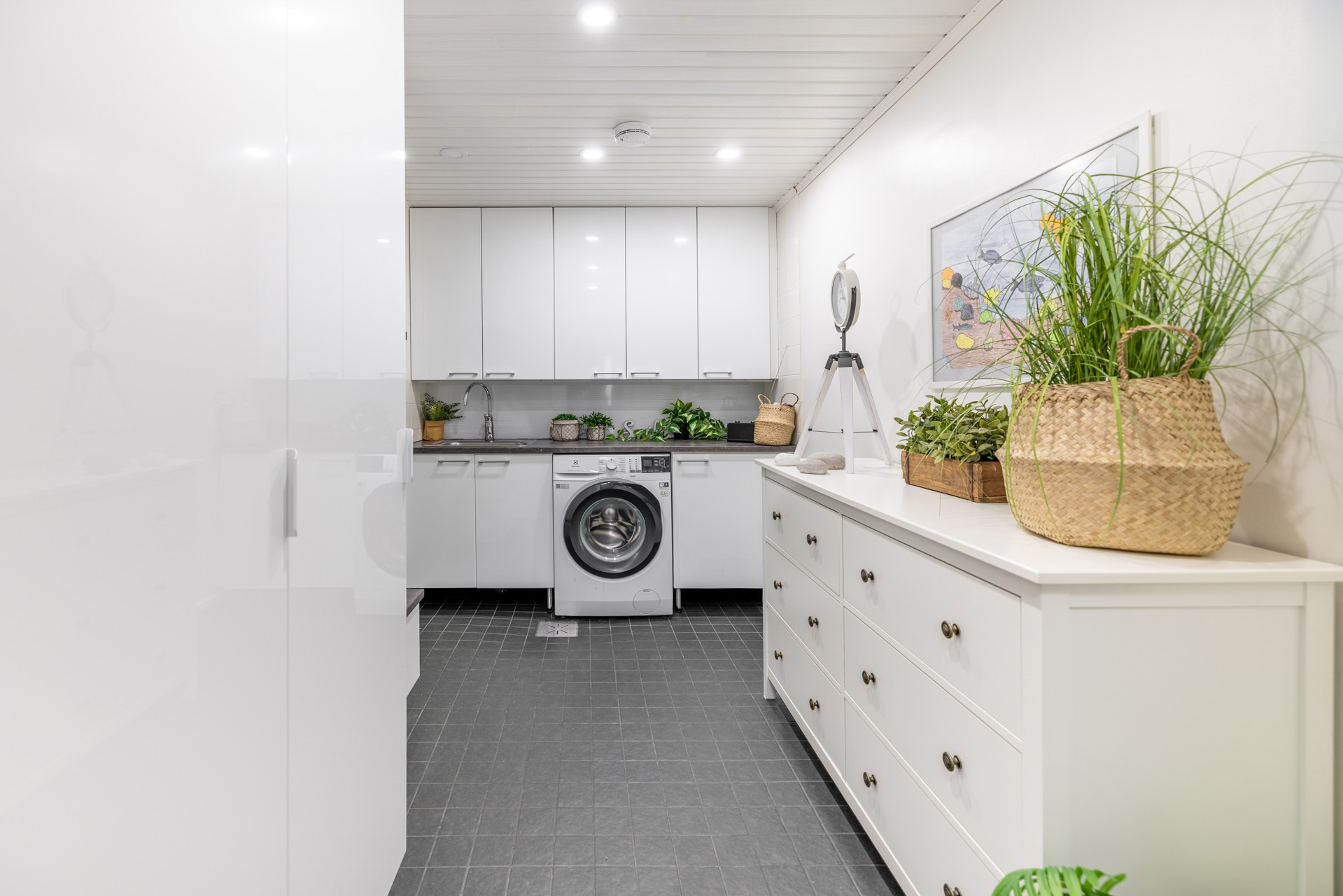 2019 remontoitu kodinhoitohuone