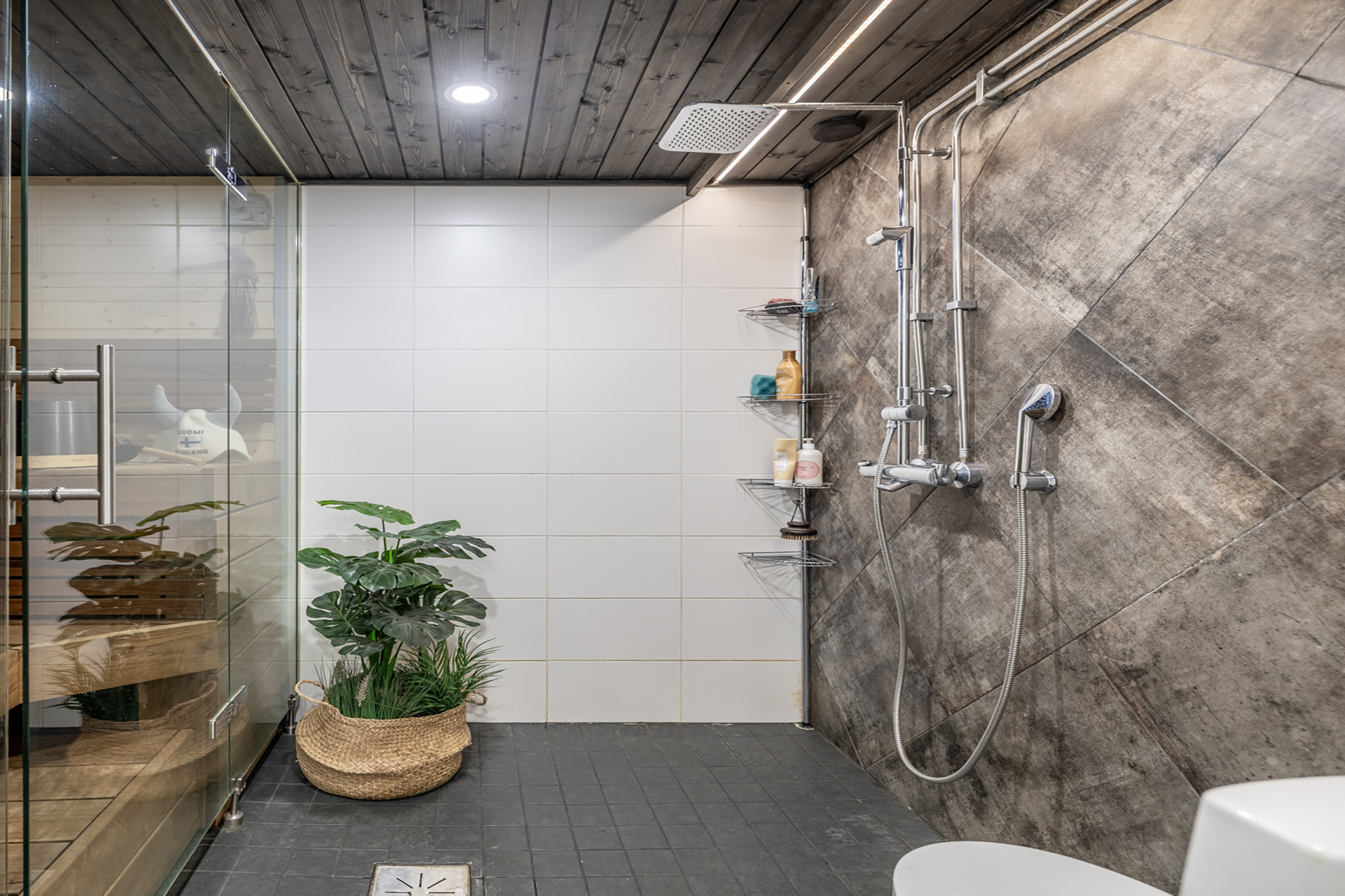 2019 remontoitu kylpyhuone