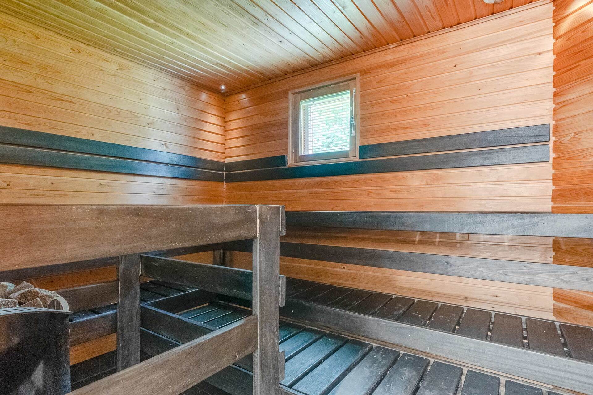 Sauna suorastaan kutsuu löylyihin