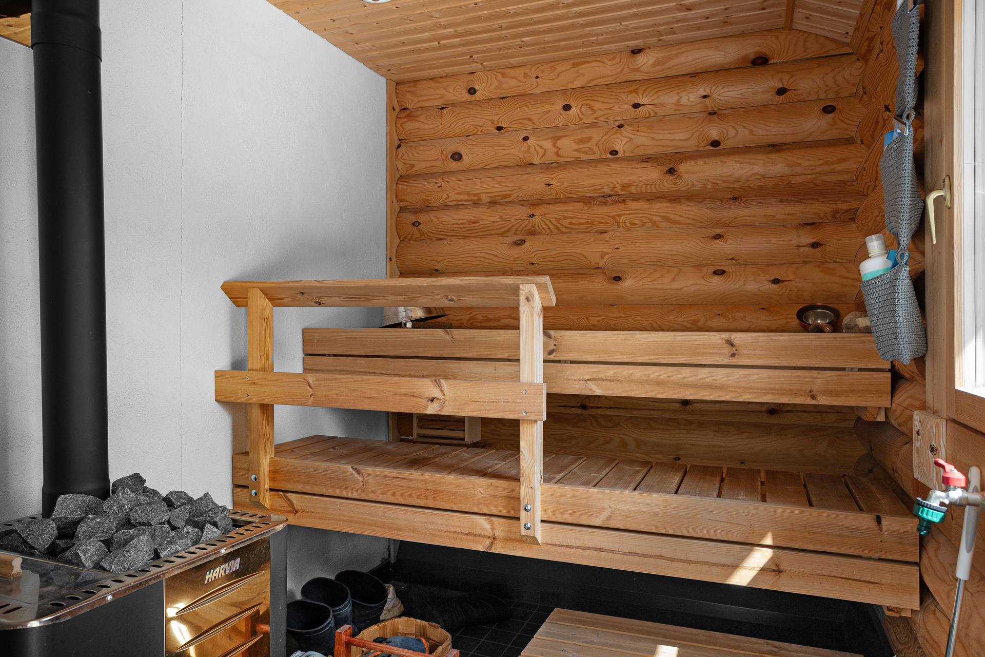 Mökin yhteydessä oleva sauna