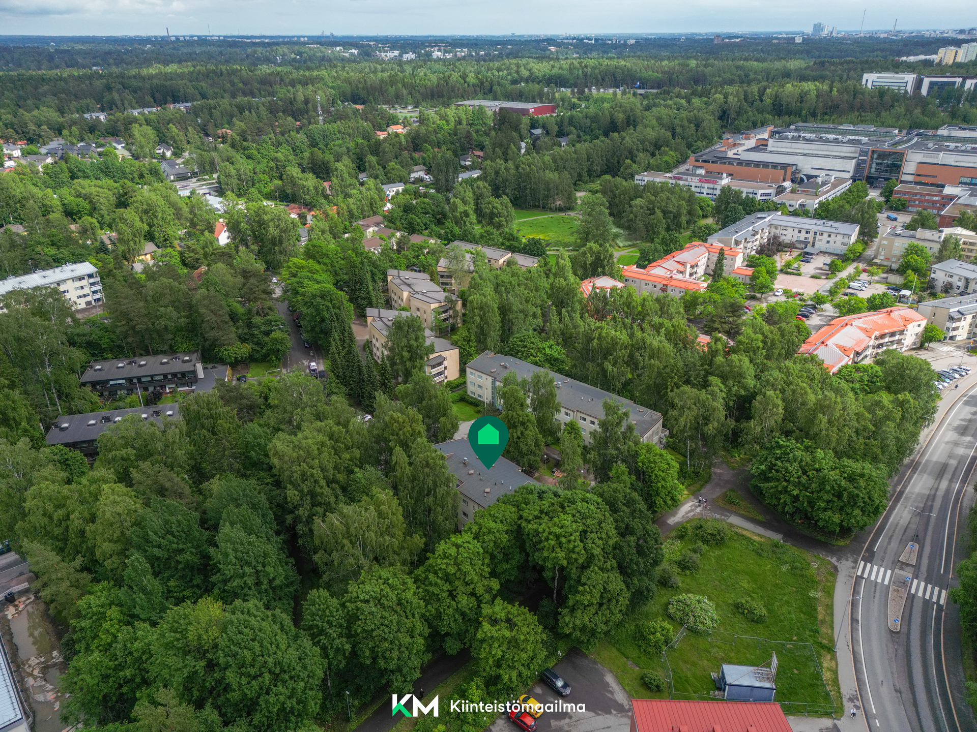 Kauppakeskus Kaari kävelyetäisyydellä