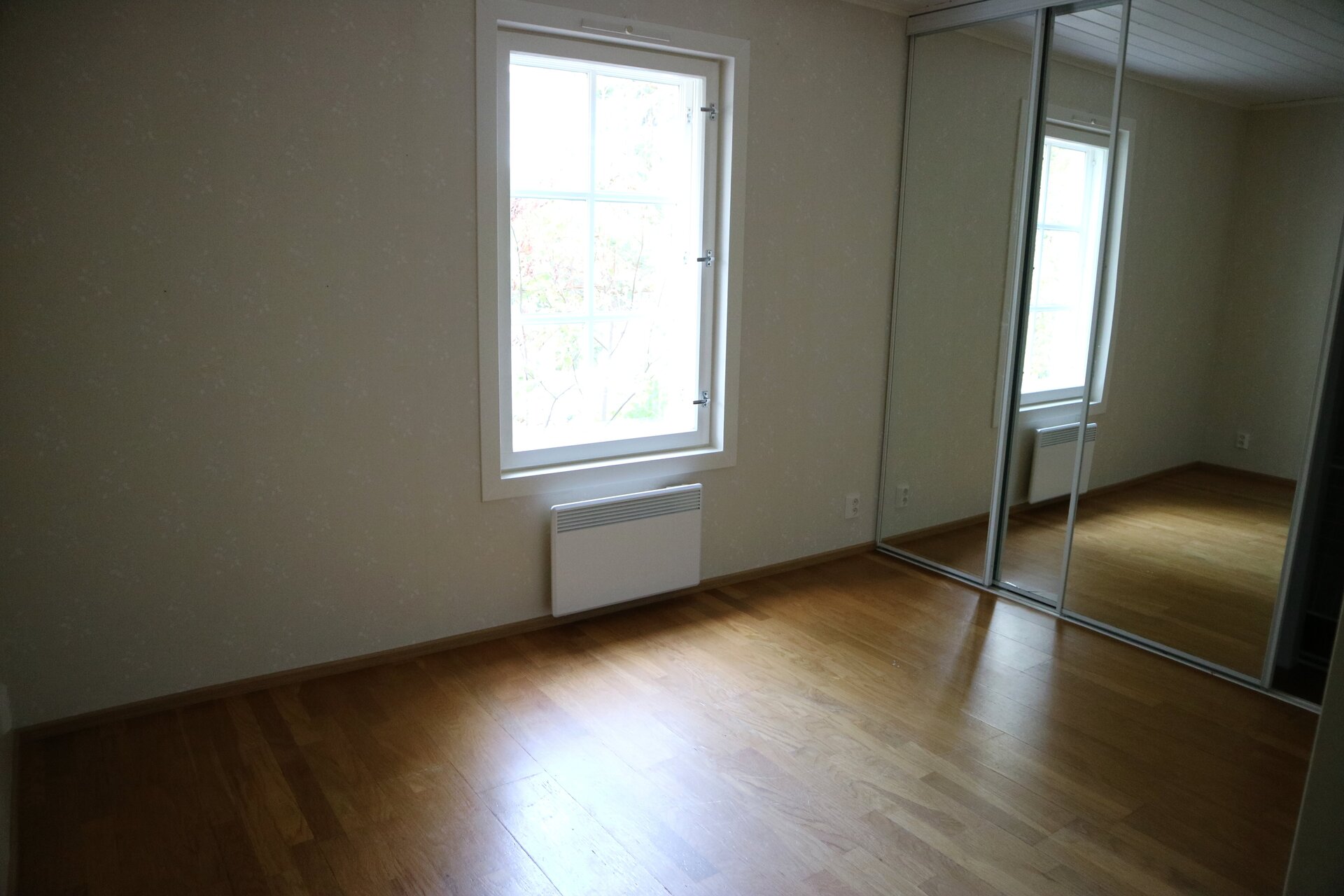 Vallihaudantie 10, Tiutinen, Kotka