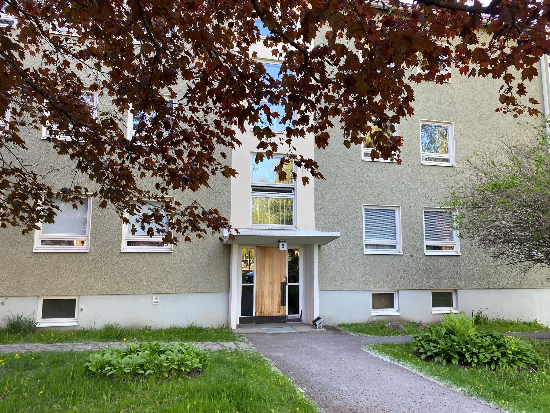 TERVETULOA - Töyrytie 8 B-rapun sisäänkäynti
