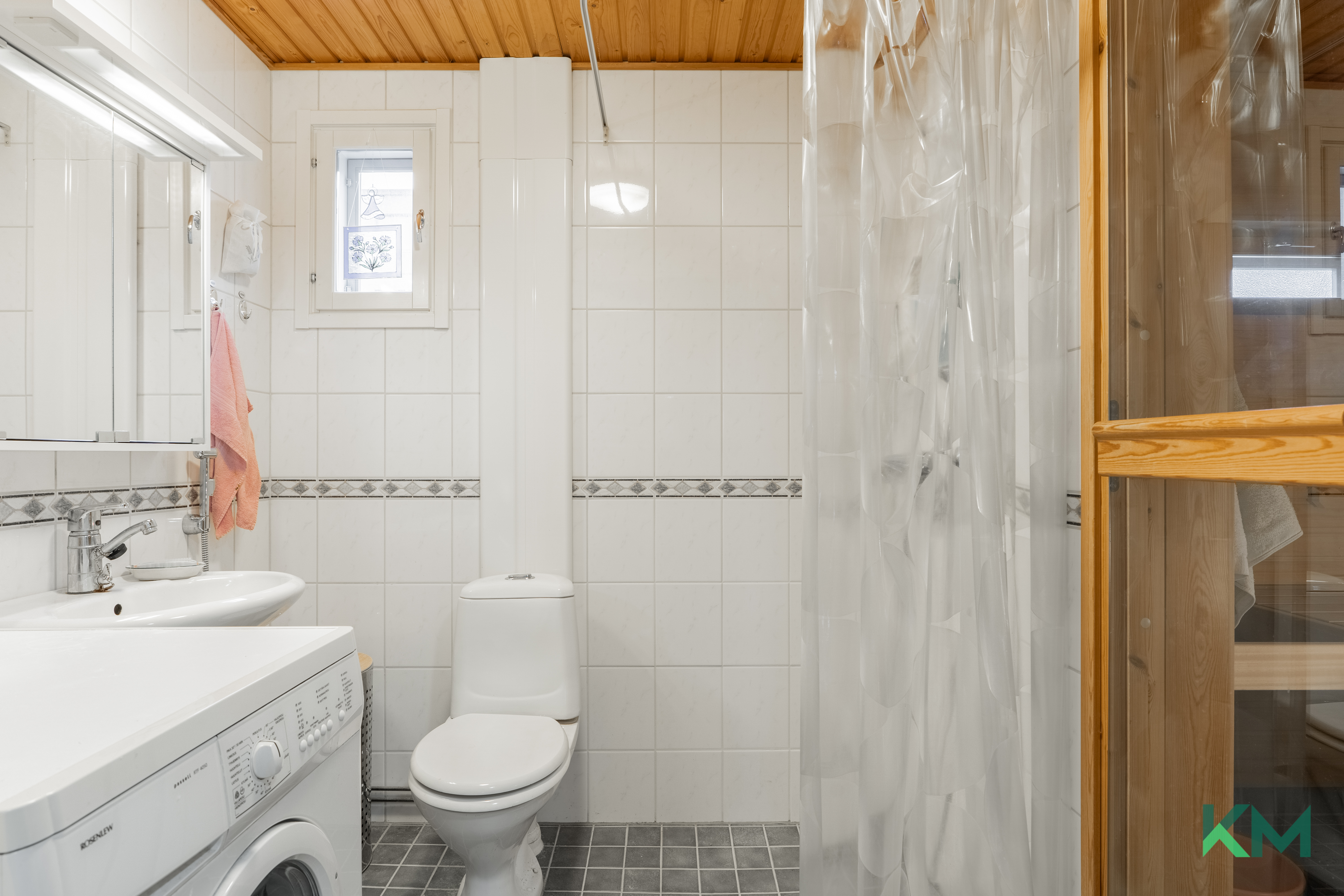Leikosaarentie 27, Aurinkolahti, Helsinki