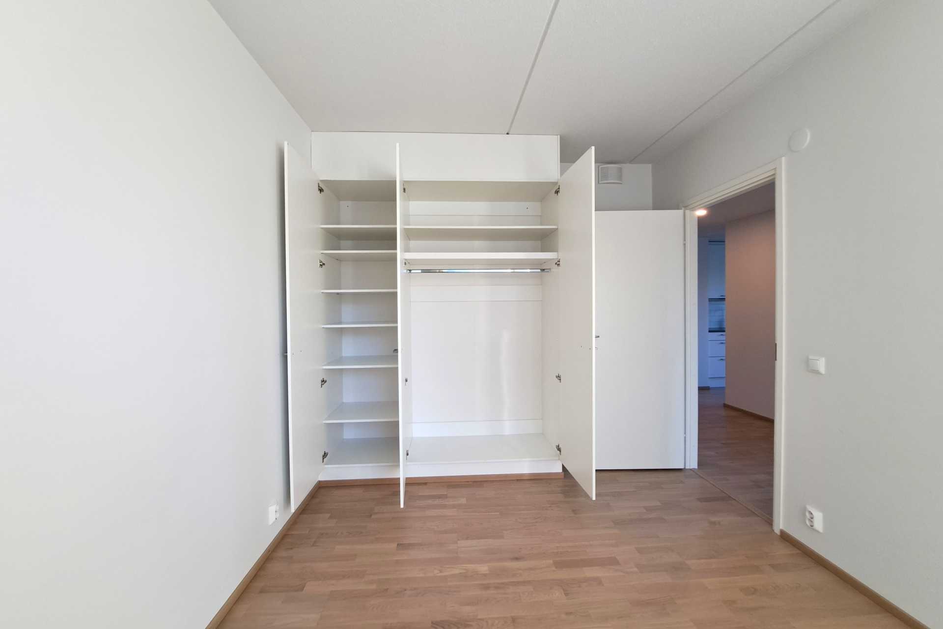 Kuninkaantammenkierto 10, , Kuninkaantammi, Helsinki