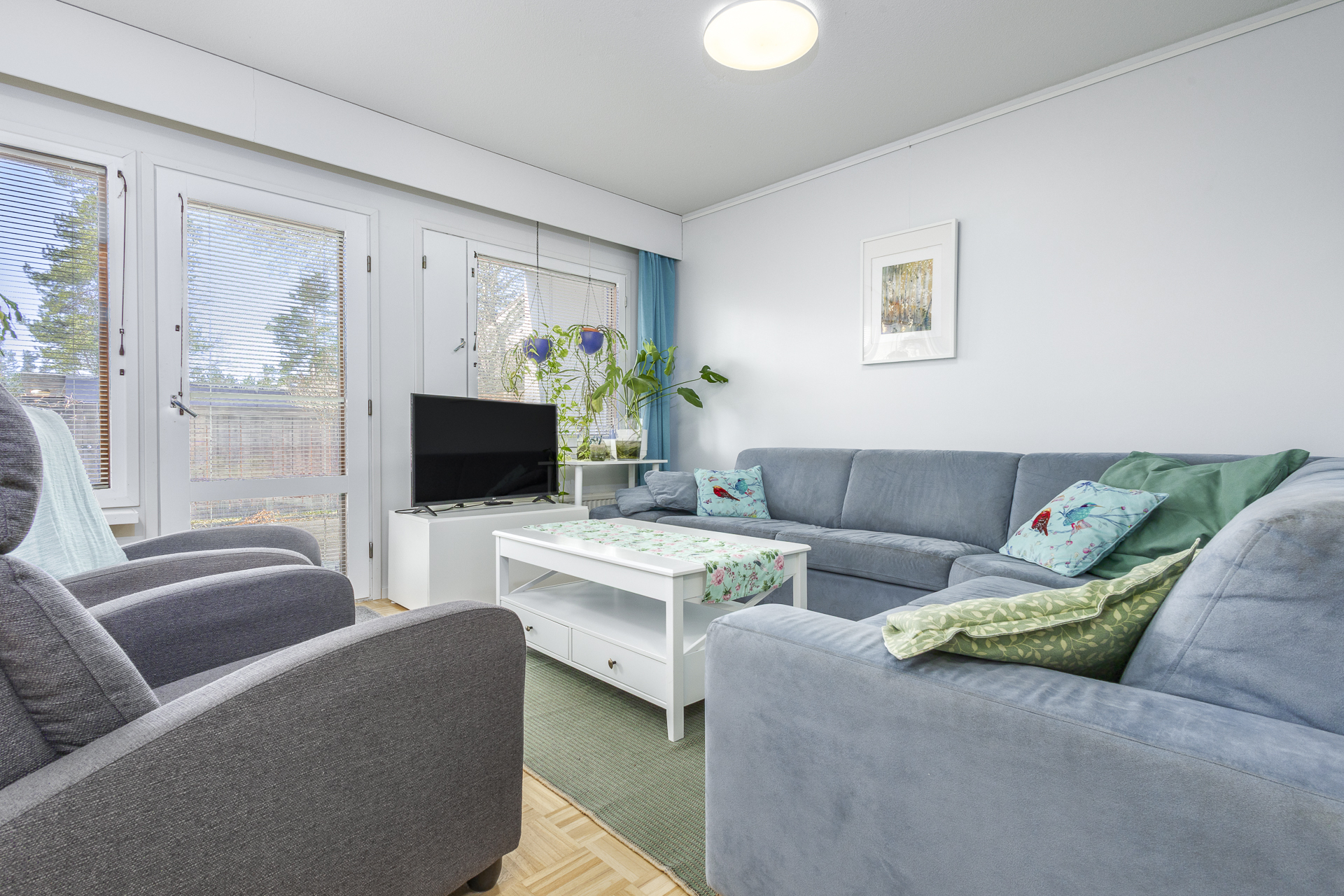 olohuoneesta käynti parvekkeelle