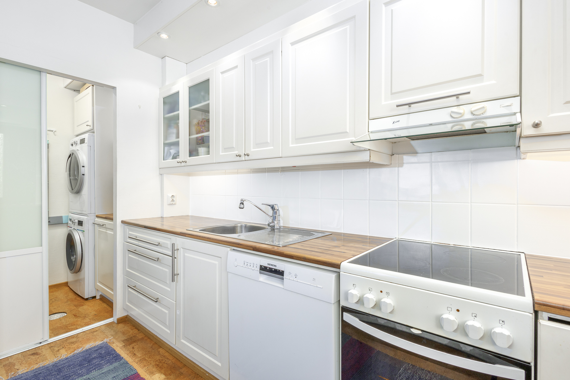 keittiön yhteydessä khh