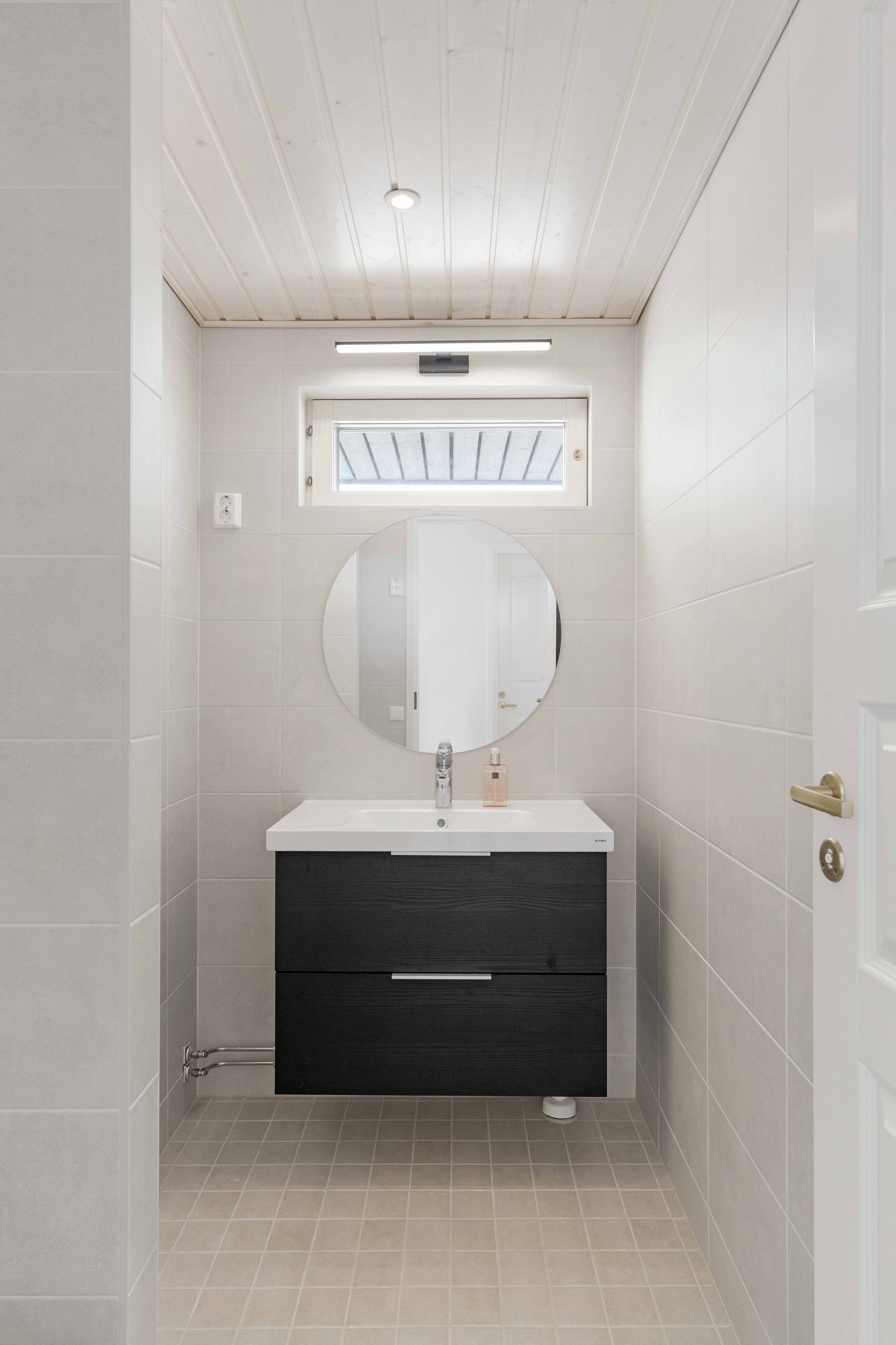 Laurinlahdentie 21, Laurinlahti, Espoo