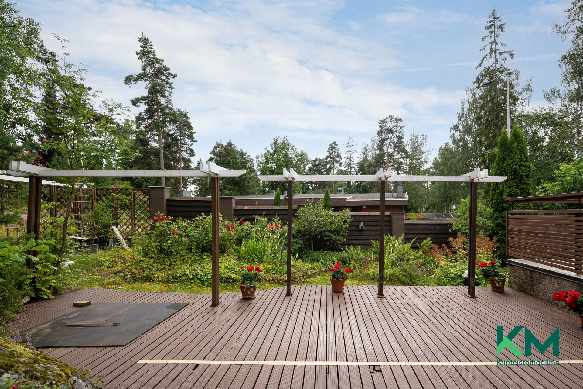 Vesitorninpolku 2, Kauniainen