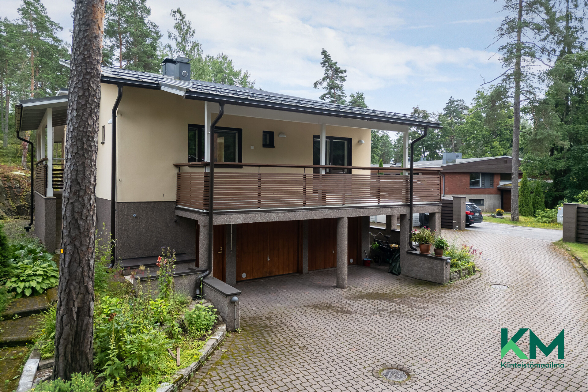 Vesitorninpolku 2, Kauniainen