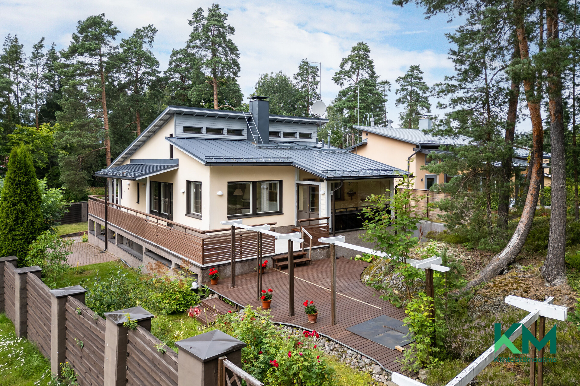 Vesitorninpolku 2, Kauniainen