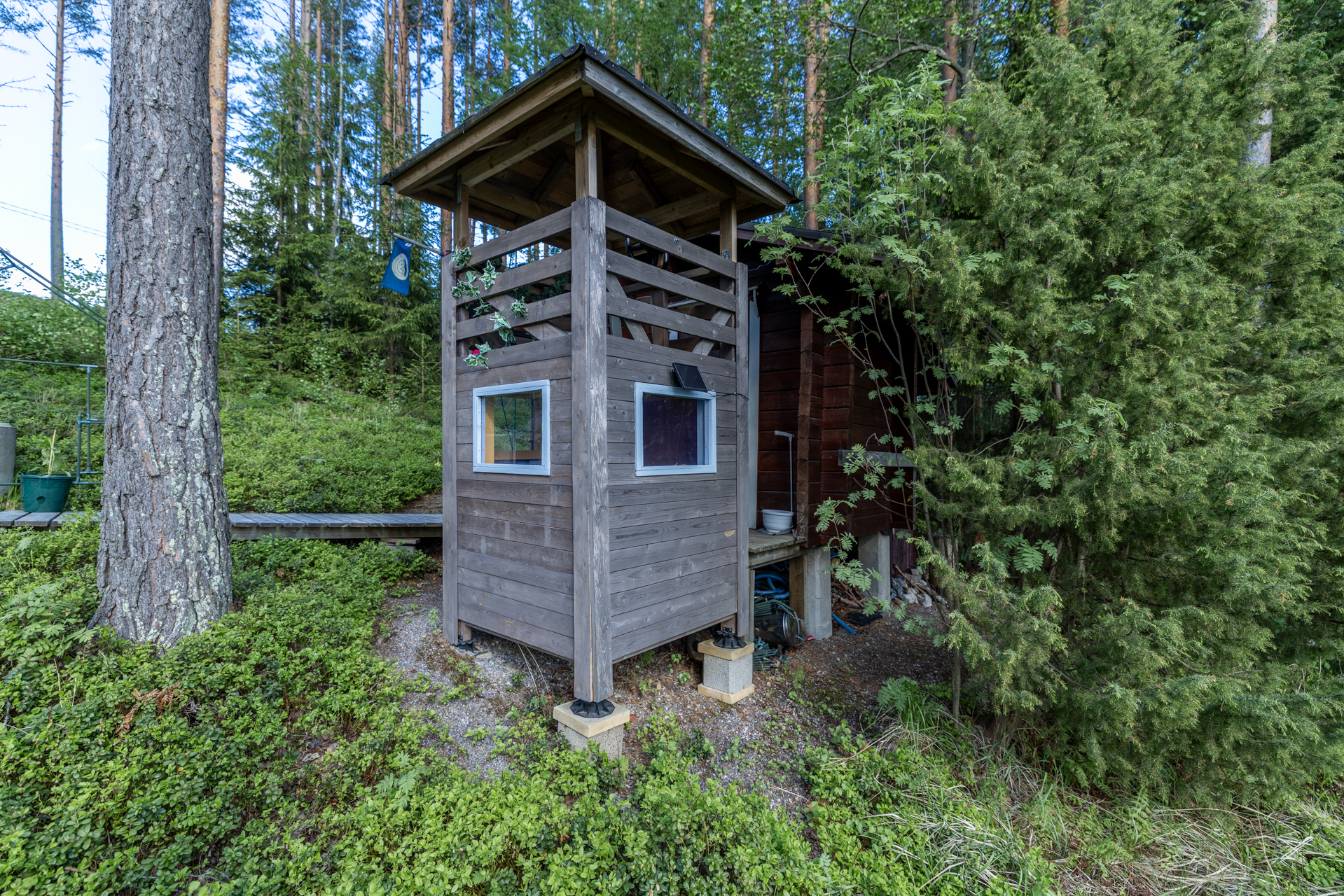 lasten "leikkimökki"