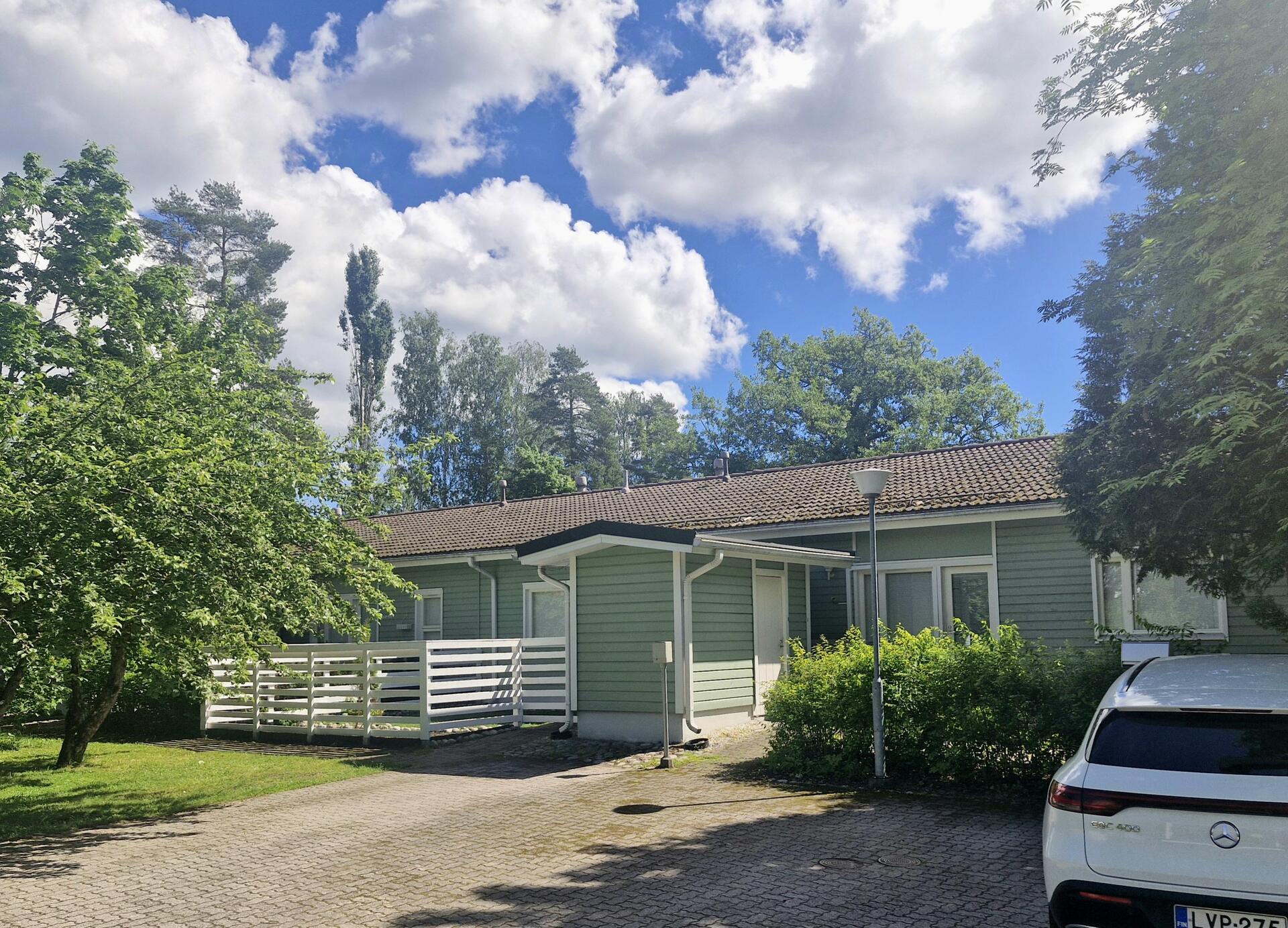 Nurmelankatu 31, Kirjavatolppa, Hyvinkää