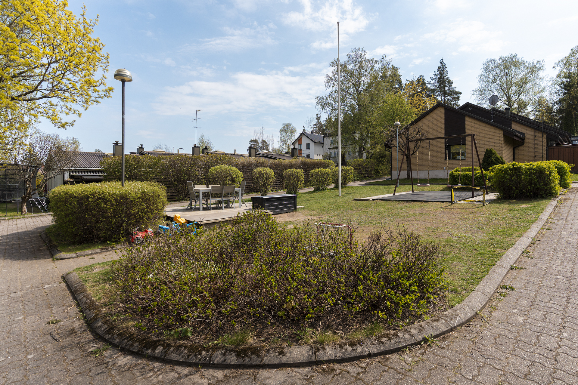 Alkukuja 2-6, Länsi-Pakila, Helsinki
