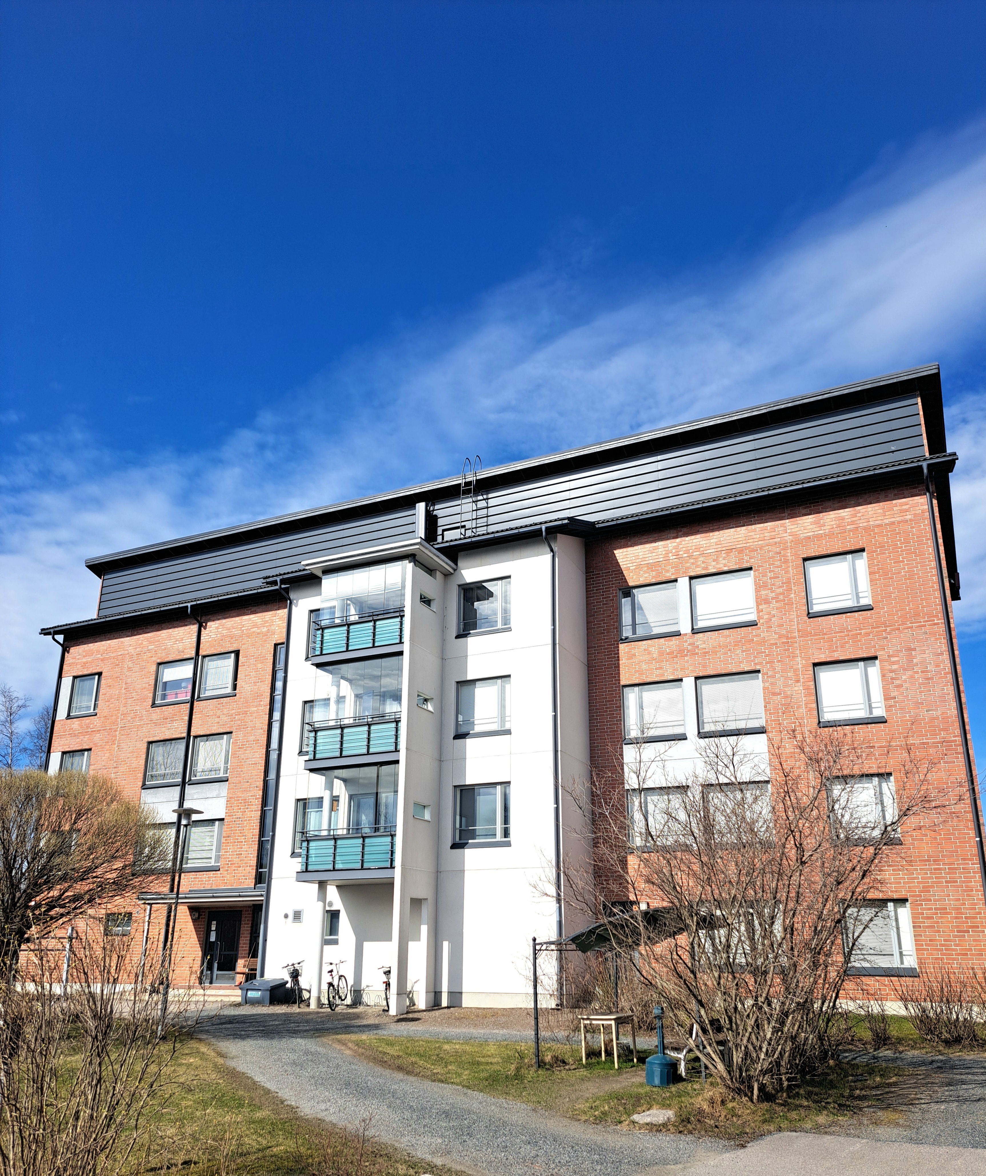 Rataniityntie 8, Kangasala