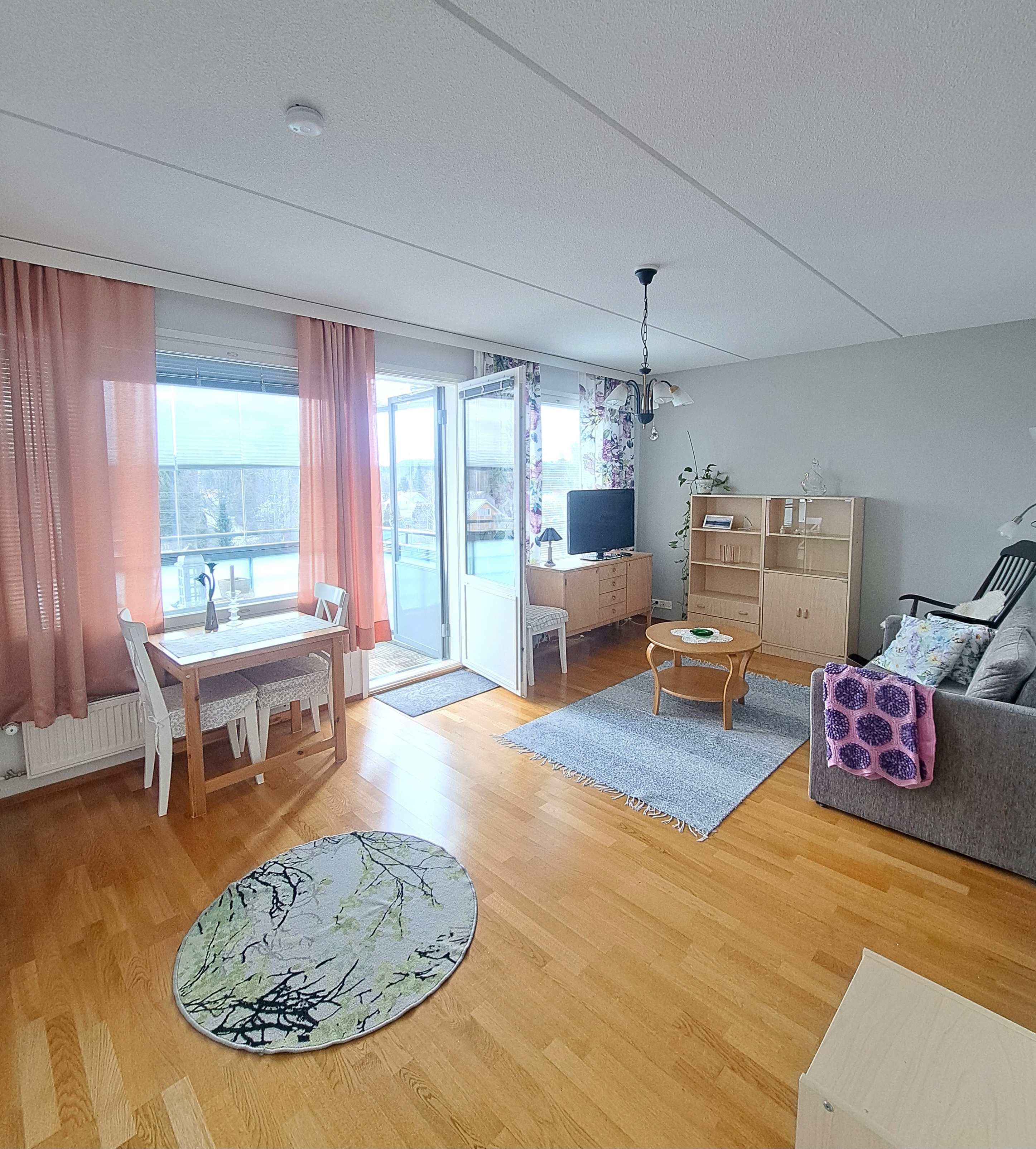 Rataniityntie 8, Kangasala