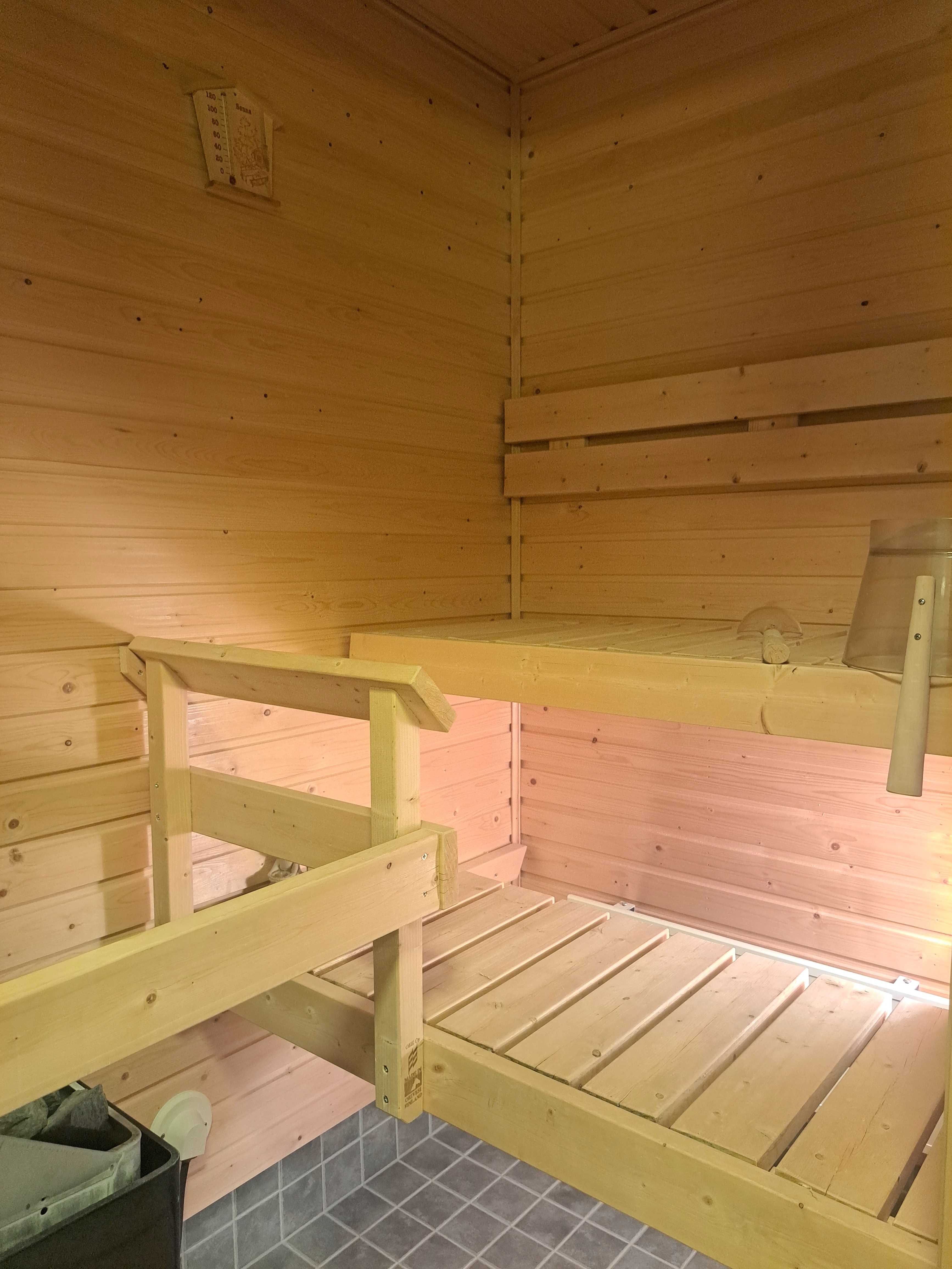 Rataniityntie 8, Kangasala